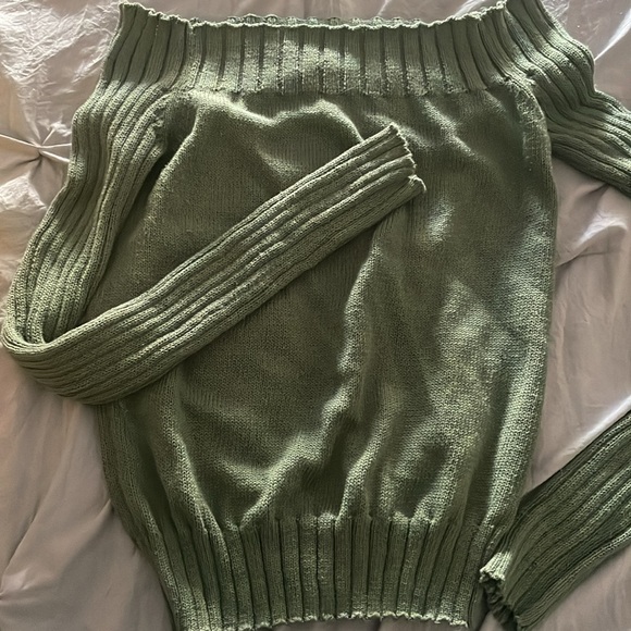 Cute shoulder shirt - Picture 4 of 4